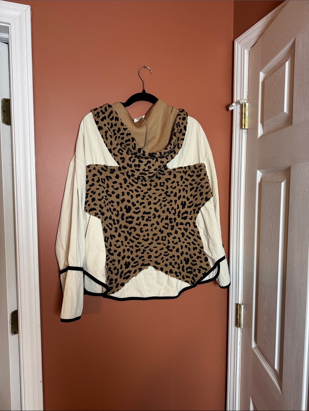 NWOT Leopard Star Hooded Jacket- Cream & Tan